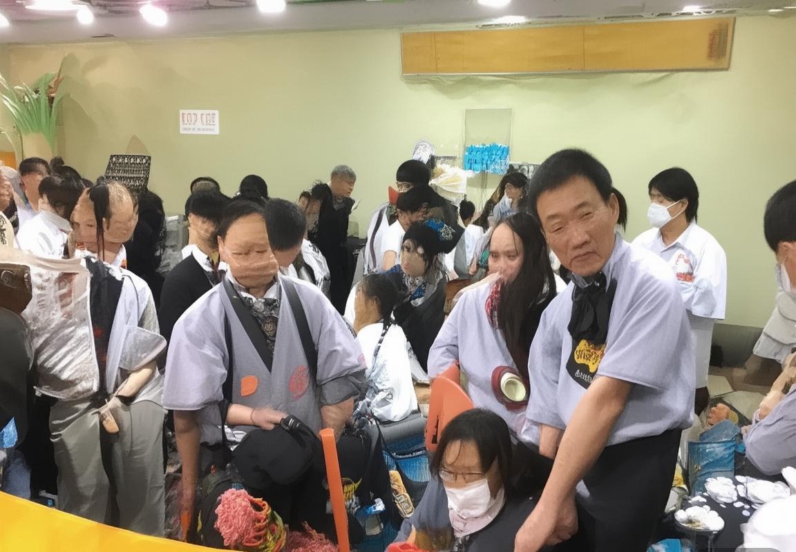 拜仁慕尼黑VS里昂：德法足球风格碰撞与公益交响(图3)